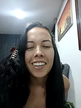 Snapshot of MiaForever1 chatting on 11-26-25, 11:39 MiaForever1 online show from 11-26-25, 11:39