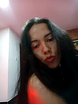 Snapshot of MiaForever1 chatting on 12-01-25, 10:04 MiaForever1 online show from 12-01-25, 10:04