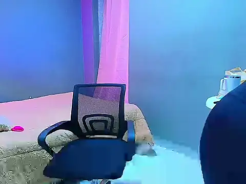 sophiejuicy  online show from 09-28-25, 05:02