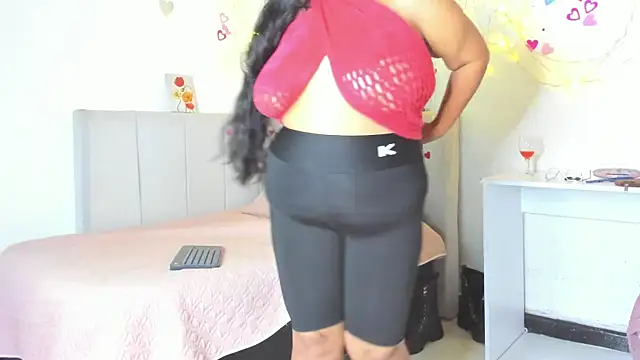 Snapshot of milf_latinn chatting on 10-29-25, 05:36 milf latinn online show from 10-29-25, 05:36