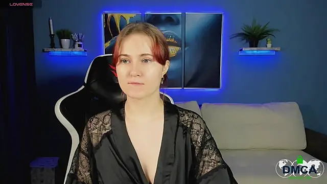 Roxy foxi online show from 11-17-25, 01:11