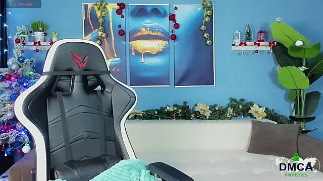 Roxy foxi online show from 12-14-25, 01:11