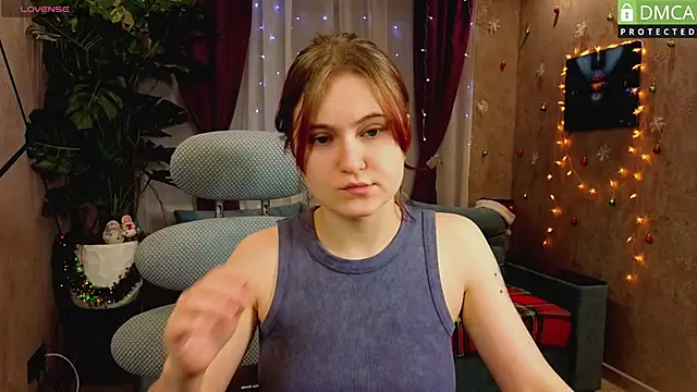 Roxy foxi online show from 12-15-25, 01:10