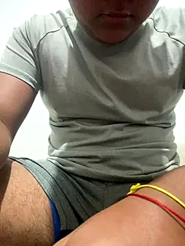 Snapshot of Danimiles chatting on 12-18-25, 01:11 Danimiles online show from 12-18-25, 01:11