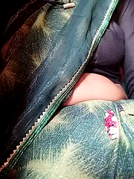 Snapshot of cutrashmi_hot47 chatting on 12-16-25, 07:13 cutrashmi hot47 online show from 12-16-25, 07:13