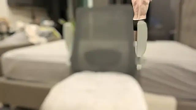 Snapshot of squidbot3000 chatting on 10-22-25, 10:09 squidbot3000 online show from 10-22-25, 10:09