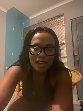 Moonzy77 online show from 10-29-25, 07:48