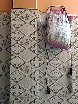 Snapshot of Aidakhan1212 chatting on 12-22-25, 05:10 Aidakhan1212 online show from 12-22-25, 05:10