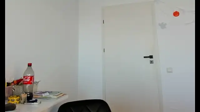 crystalxx18 online show from 10-17-25, 09:34