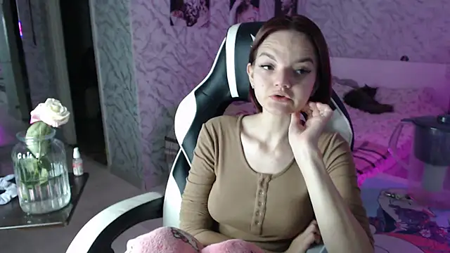 Kitti study online show from 09-18-25, 03:25