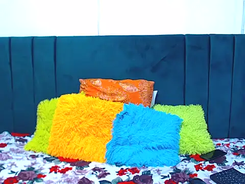 SweetSlenderChoc online show from 02-02-26, 04:27