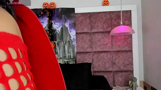 Snapshot of Ely09_ chatting on 10-31-25, 09:16 Ely09 online show from 10-31-25, 09:16