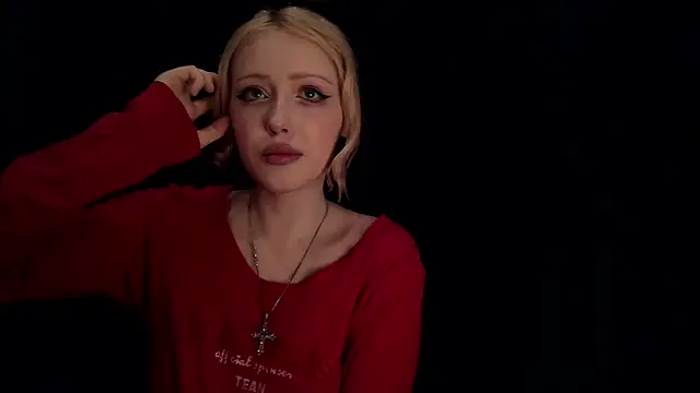 Snapshot of rosy_petal chatting on 10-15-25, 10:59 rosy petal online show from 10-15-25, 10:59