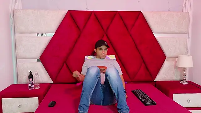 Kity spiderr online show from 09-25-25, 12:20