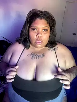 Snapshot of BlaxicanaMami chatting on 09-09-25, 09:47 BlaxicanaMami online show from 09-09-25, 09:47