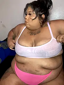 Snapshot of BlaxicanaMami chatting on 10-10-25, 01:04 BlaxicanaMami online show from 10-10-25, 01:04