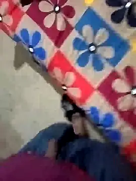 Snapshot of Rahul_Razz chatting on 10-13-25, 05:24 Rahul Razz online show from 10-13-25, 05:24