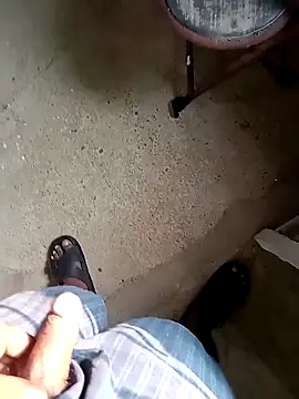 Snapshot of Rahul_Razz chatting on 10-17-25, 01:42 Rahul Razz online show from 10-17-25, 01:42