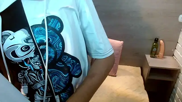 Penelopee Rouse online show from 11-26-25, 08:10