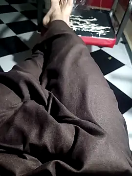 Snapshot of anis3g4 chatting on 10-08-25, 10:29 anis3g4 online show from 10-08-25, 10:29