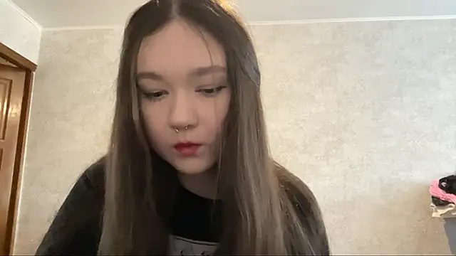 Pikmigirl18 online show from 09-10-25, 01:33