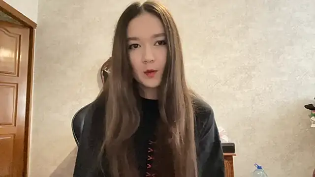 Pikmigirl18 online show from 09-12-25, 01:11