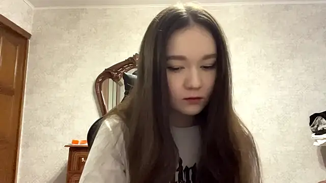 Pikmigirl18 online show from 09-22-25, 01:24