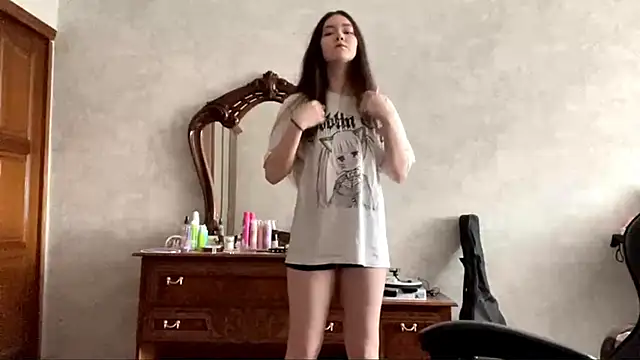 Pikmigirl18 online show from 10-10-25, 09:30