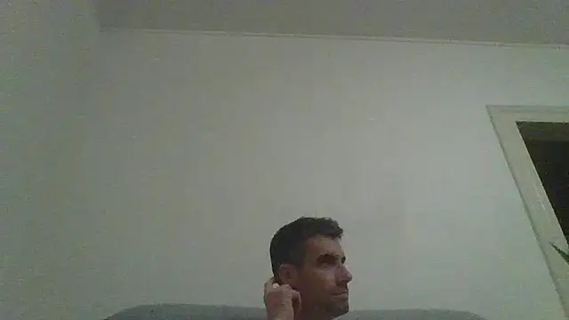 Snapshot of JulioIsHere4you chatting on 10-26-25, 01:55 JulioIsHere4you online show from 10-26-25, 01:55