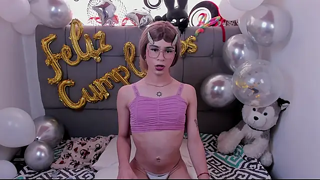 Snapshot of zoe_bunny01 chatting on 10-02-25, 09:00 zoe bunny01 online show from 10-02-25, 09:00