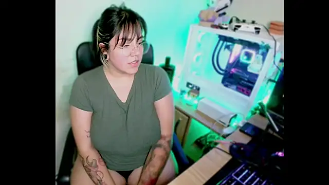 PinkDenial online show from 10-01-25, 02:50