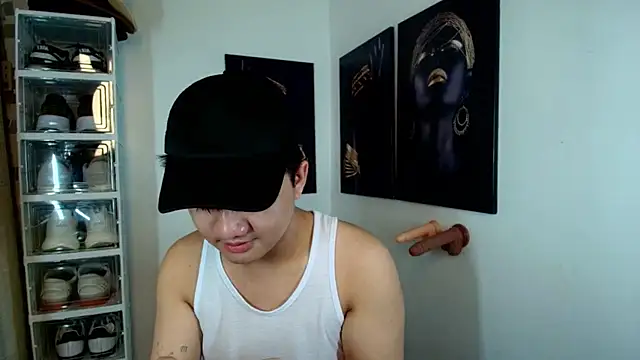 Snapshot of KentAivan chatting on 10-07-25, 05:32 KentAivan online show from 10-07-25, 05:32