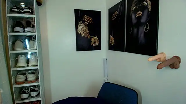 Snapshot of KentAivan chatting on 10-08-25, 05:21 KentAivan online show from 10-08-25, 05:21