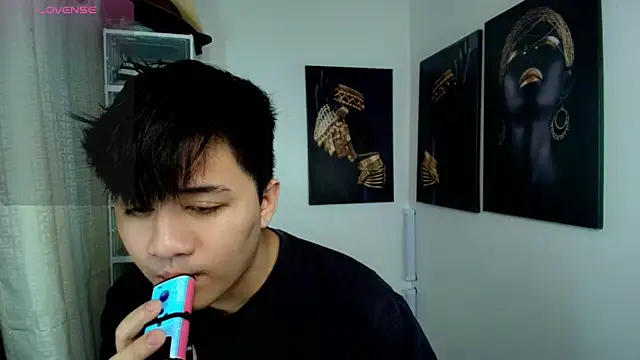 Snapshot of KentAivan chatting on 10-10-25, 05:45 KentAivan online show from 10-10-25, 05:45