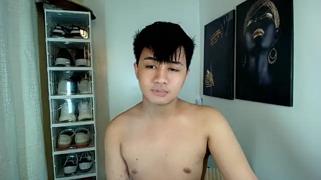 Snapshot of KentAivan chatting on 10-11-25, 03:21 KentAivan online show from 10-11-25, 03:21