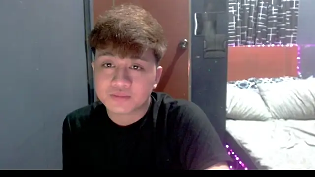 Snapshot of KentAivan chatting on 02-04-26, 07:42 KentAivan online show from 02-04-26, 07:42