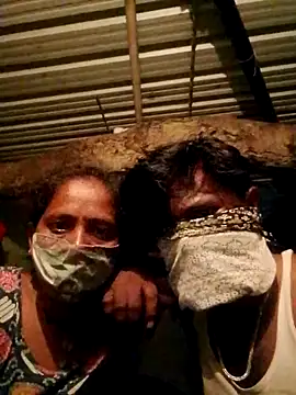 Snapshot of CUTE-004 chatting on 09-23-25, 04:32 CUTE-004 online show from 09-23-25, 04:32