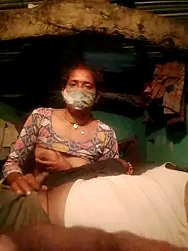 Snapshot of CUTE-004 chatting on 10-03-25, 06:05 CUTE-004 online show from 10-03-25, 06:05