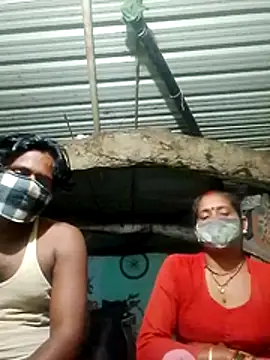 Snapshot of CUTE-004 chatting on 11-01-25, 04:53 CUTE-004 online show from 11-01-25, 04:53