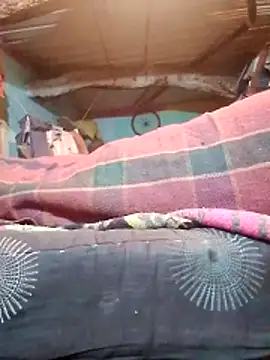 Snapshot of CUTE-004 chatting on 01-05-26, 05:27 CUTE-004 online show from 01-05-26, 05:27