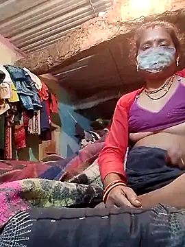 Snapshot of CUTE-004 chatting on 02-01-26, 06:17 CUTE-004 online show from 02-01-26, 06:17