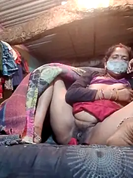 Snapshot of CUTE-004 chatting on 02-06-26, 06:44 CUTE-004 online show from 02-06-26, 06:44