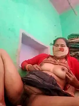 Snapshot of CUTE-004 chatting on 02-10-26, 06:50 CUTE-004 online show from 02-10-26, 06:50