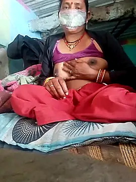 Snapshot of CUTE-004 chatting on 02-25-26, 08:46 CUTE-004 online show from 02-25-26, 08:46