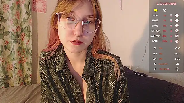 Snapshot of ohmycheryl chatting on 09-28-25, 02:11 ohmycheryl online show from 09-28-25, 02:11