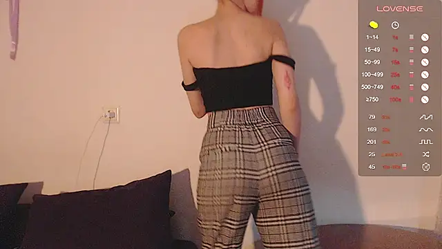 Snapshot of ohmycheryl chatting on 10-15-25, 12:16 ohmycheryl online show from 10-15-25, 12:16