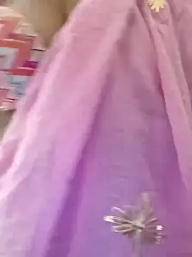 Snapshot of your_favourite_bhabhi chatting on 09-18-25, 06:37 your favourite bhabhi online show from 09-18-25, 06:37