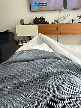 andres52720 online show from 02-13-26, 03:41