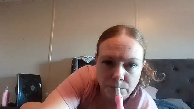 Snapshot of roughdiamond35 chatting on 10-24-25, 04:36 roughdiamond35 online show from 10-24-25, 04:36