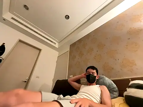 Snapshot of kaikai1335 chatting on 10-18-25, 07:31 kaikai1335 online show from 10-18-25, 07:31